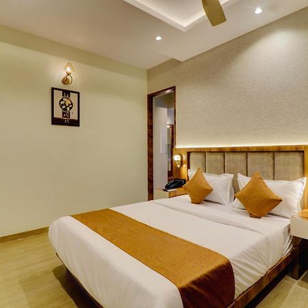 Home2 Studio Apartments Mumbai Exterior photo